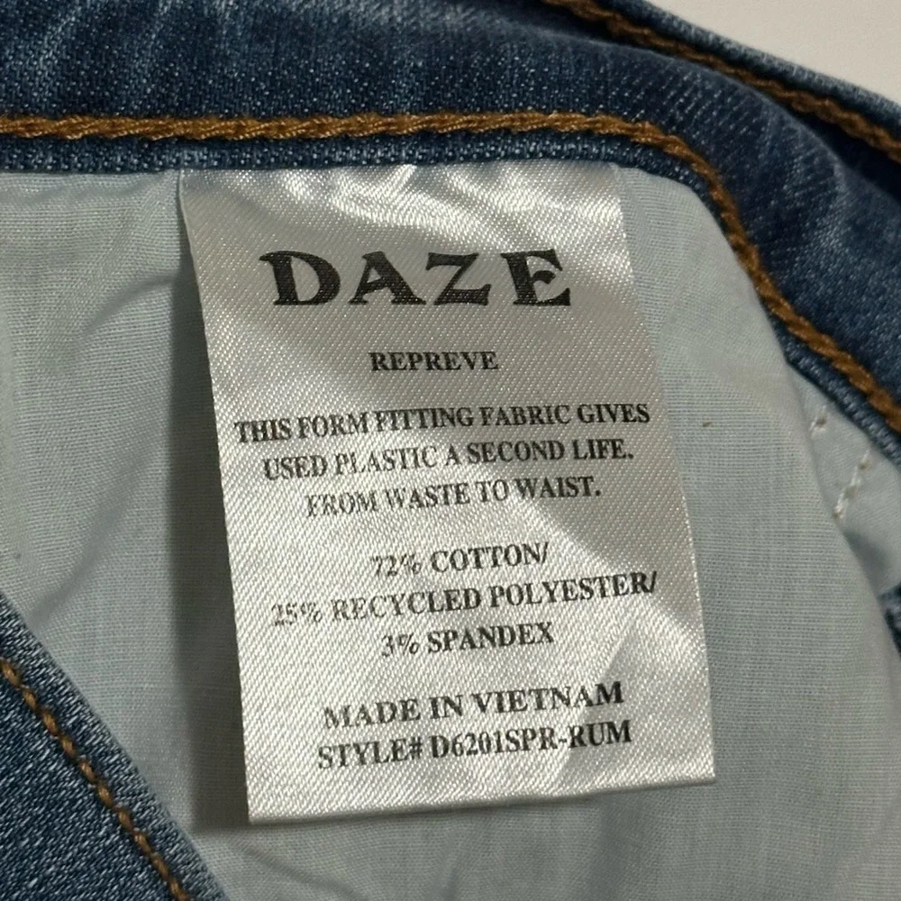 Daze Shy Girl High Rise Crop Flare in Rumors Size 28 - Picture 7 of 7